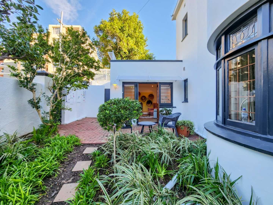 To Let 4 Bedroom Property for Rent in Gardens Western Cape